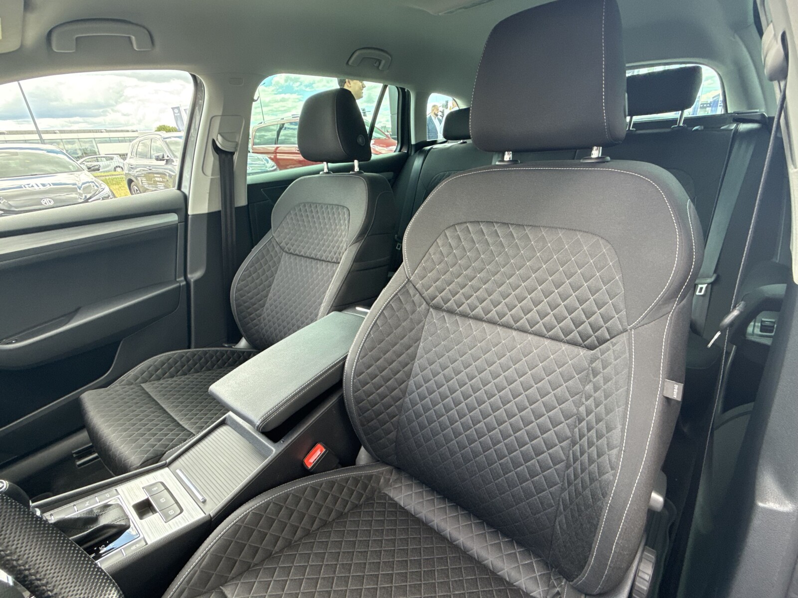 Škoda Superb - zdjęcie 11