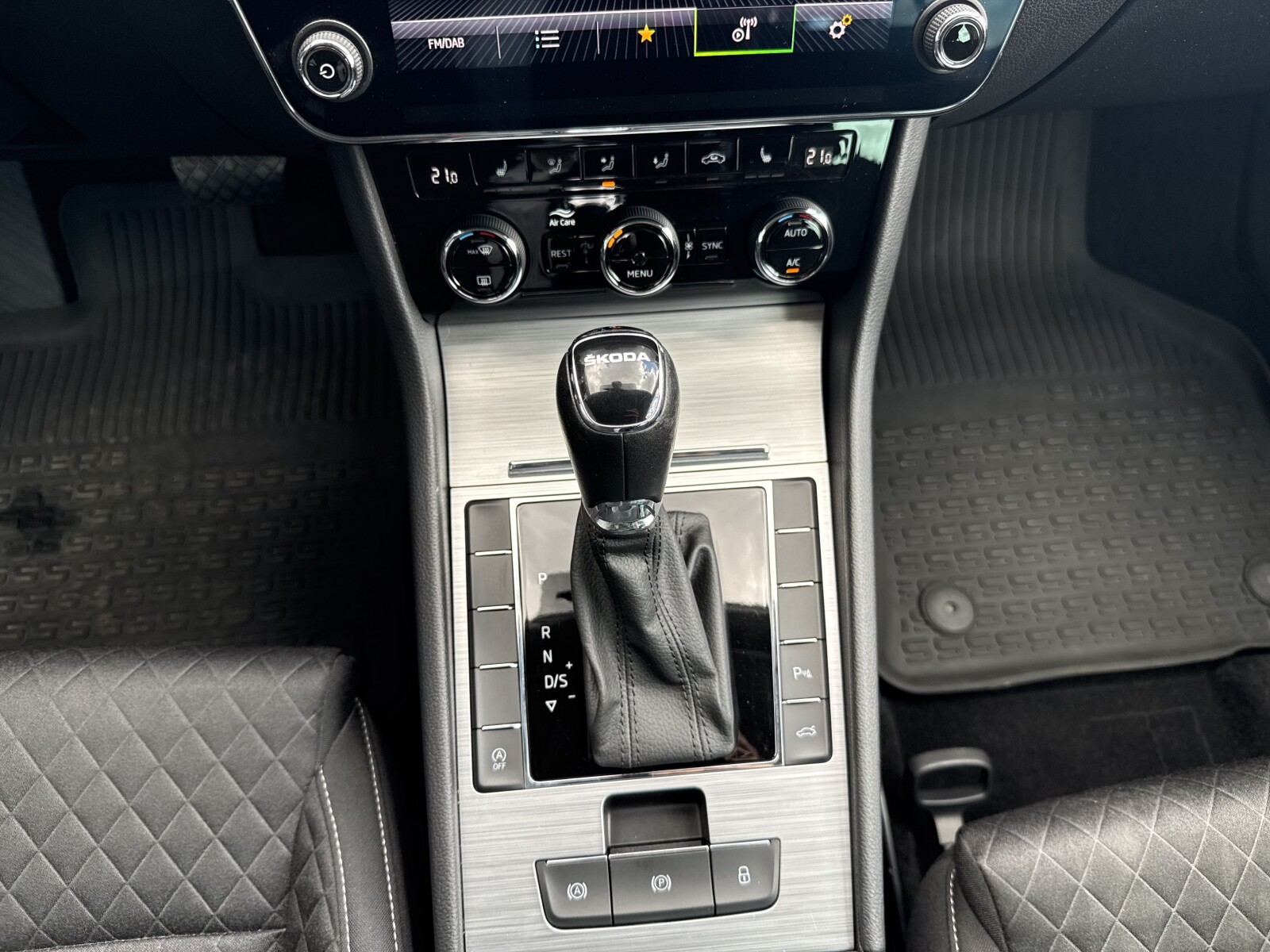 Škoda Superb - zdjęcie 15