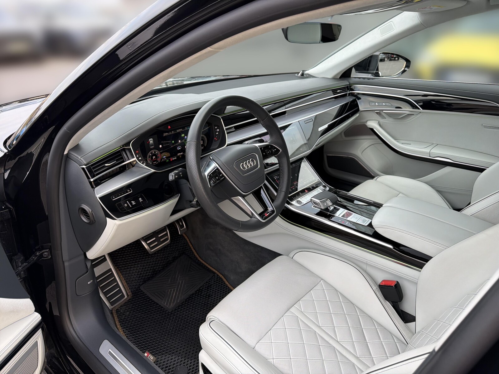 Audi A8 - zdjęcie 10