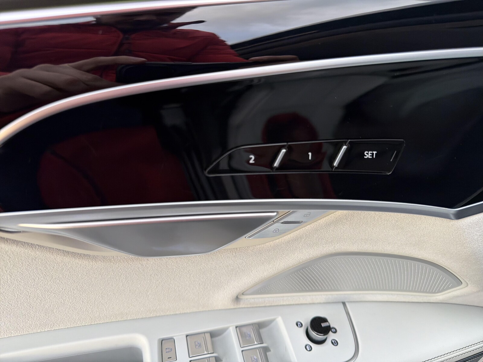 Audi A8 - zdjęcie 25