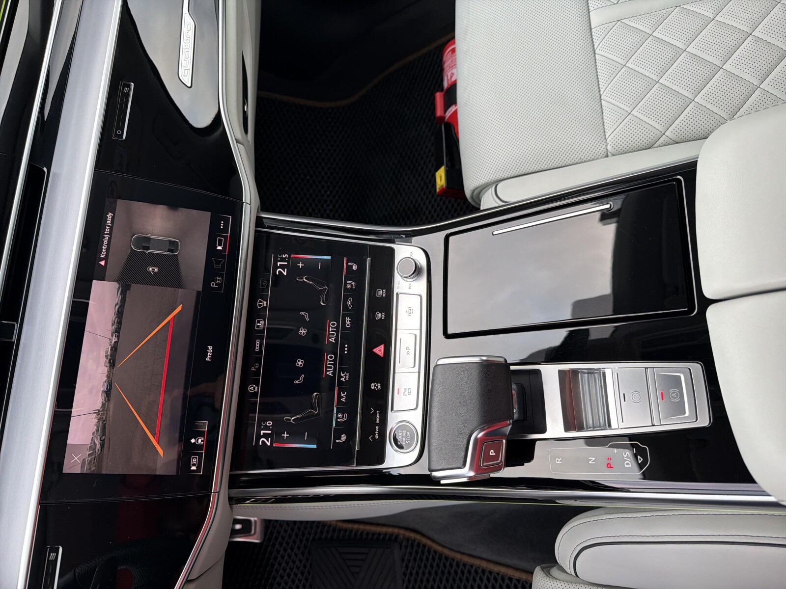 Audi A8 - zdjęcie 21