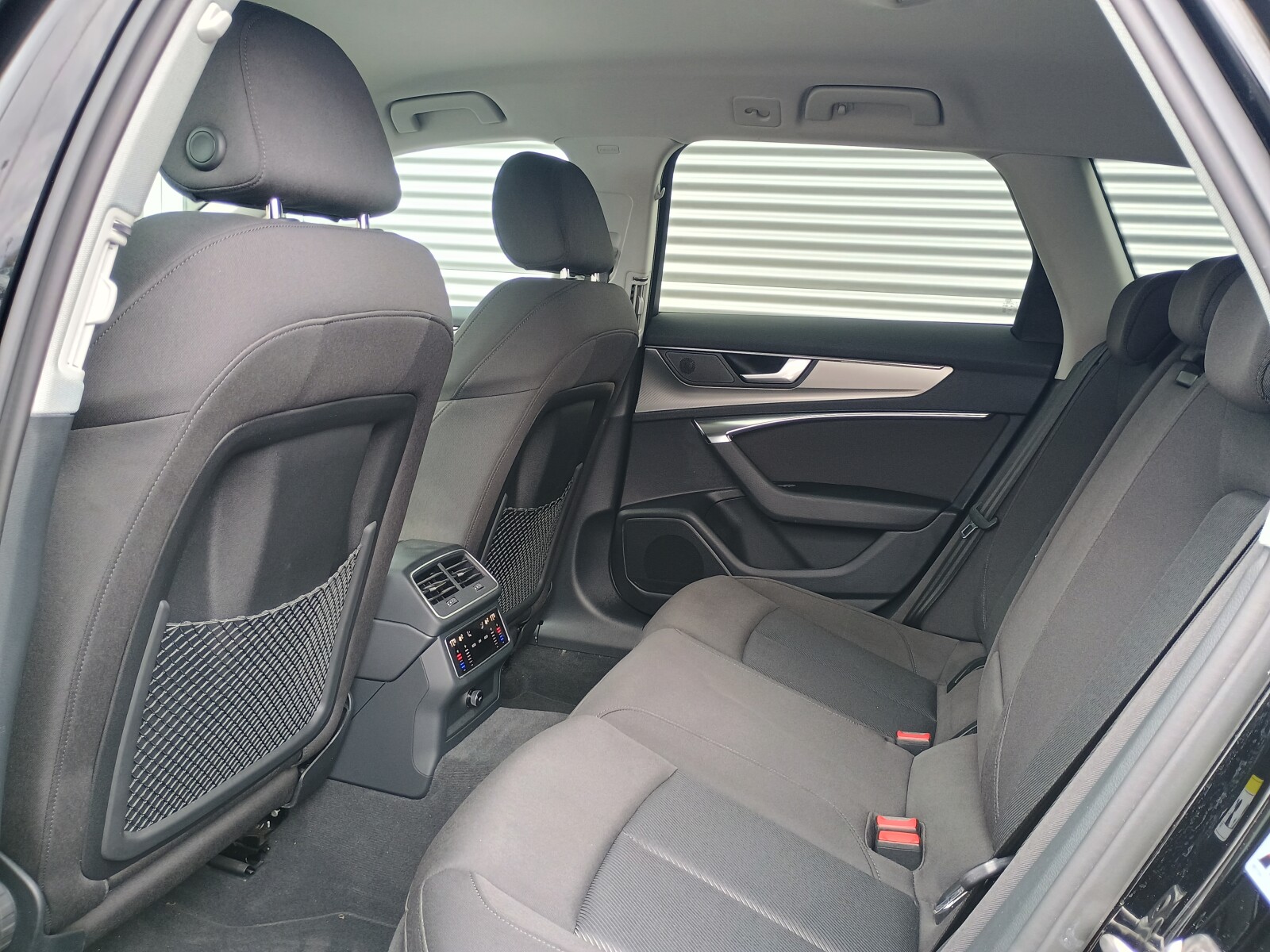 Audi A6 Avant - zdjęcie 11