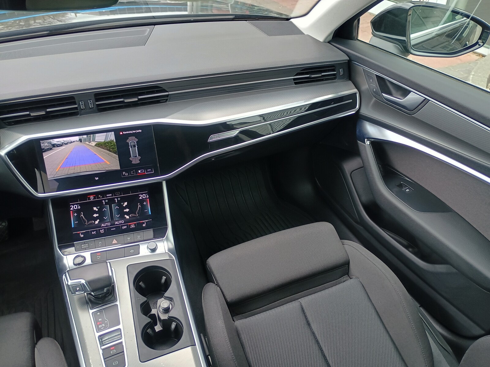 Audi A6 Avant - zdjęcie 16