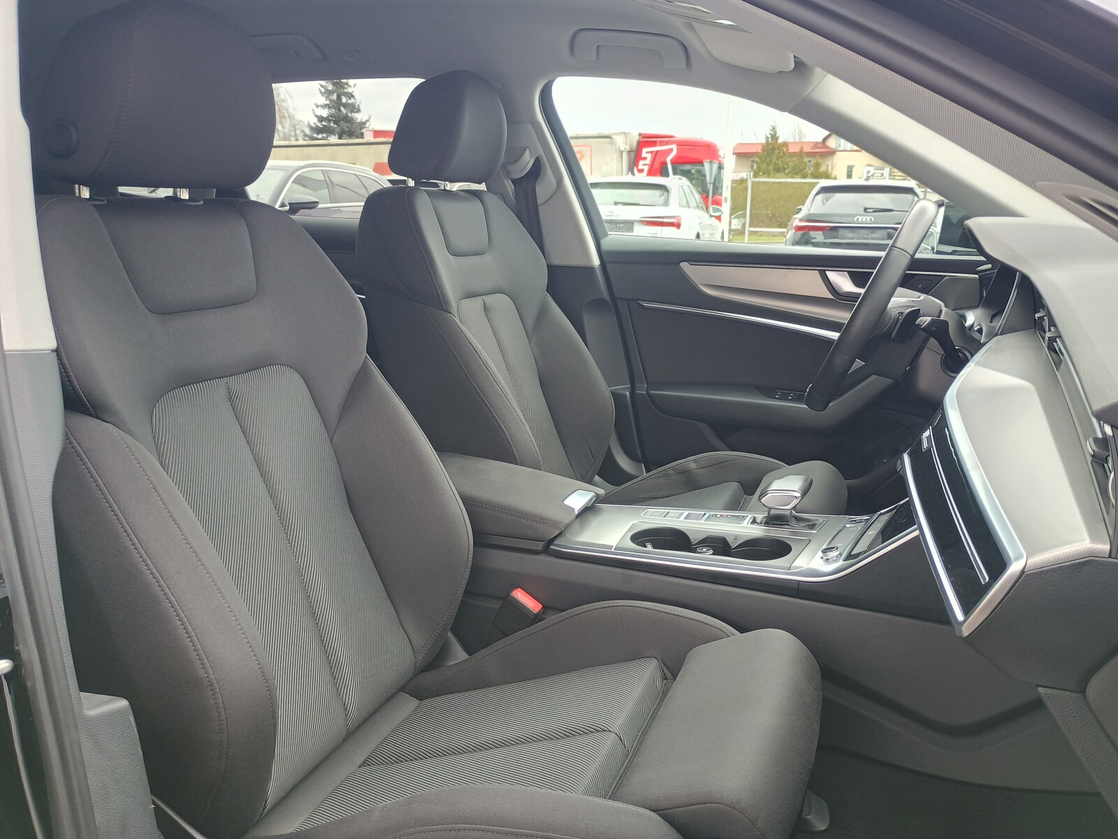 Audi A6 Avant - zdjęcie 22