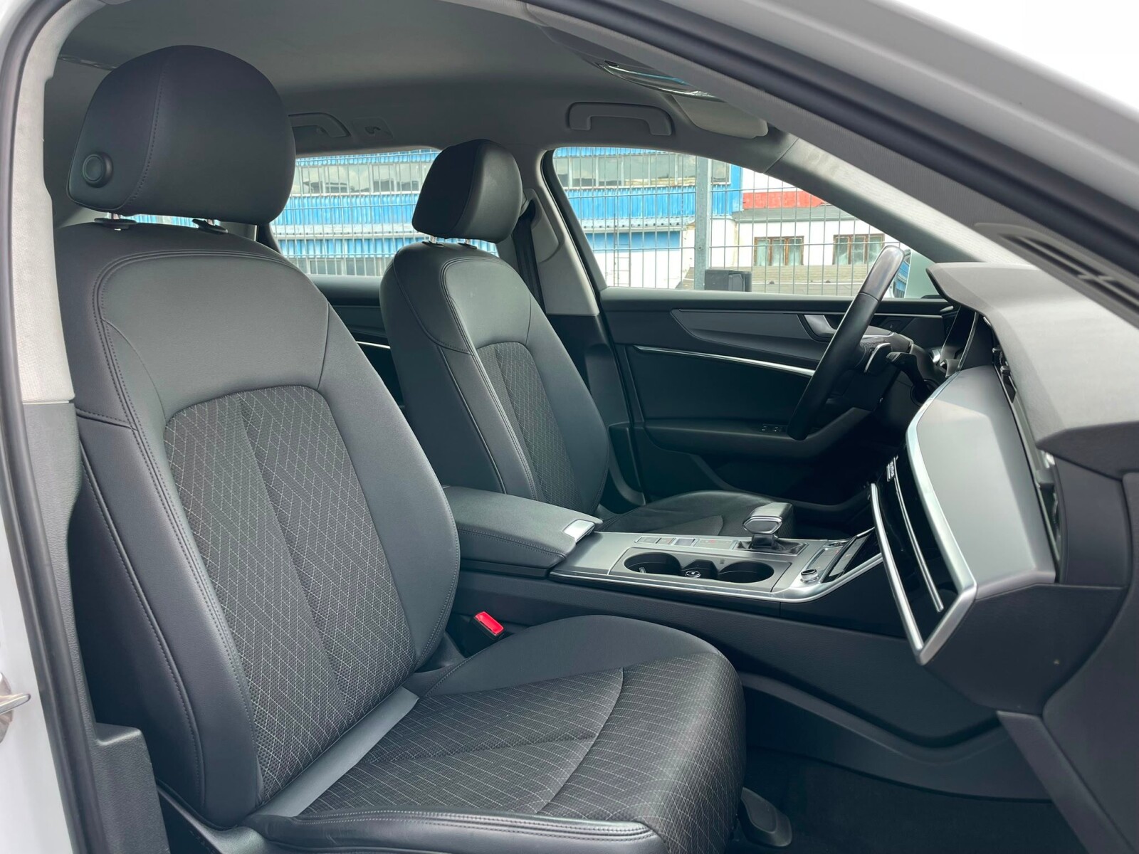 Audi A6 allroad quattro - zdjęcie 21