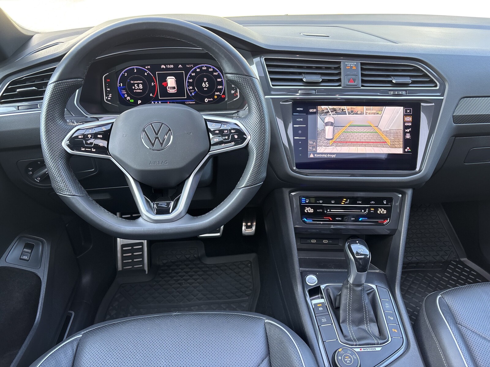 Volkswagen Tiguan Allspace - zdjęcie 10