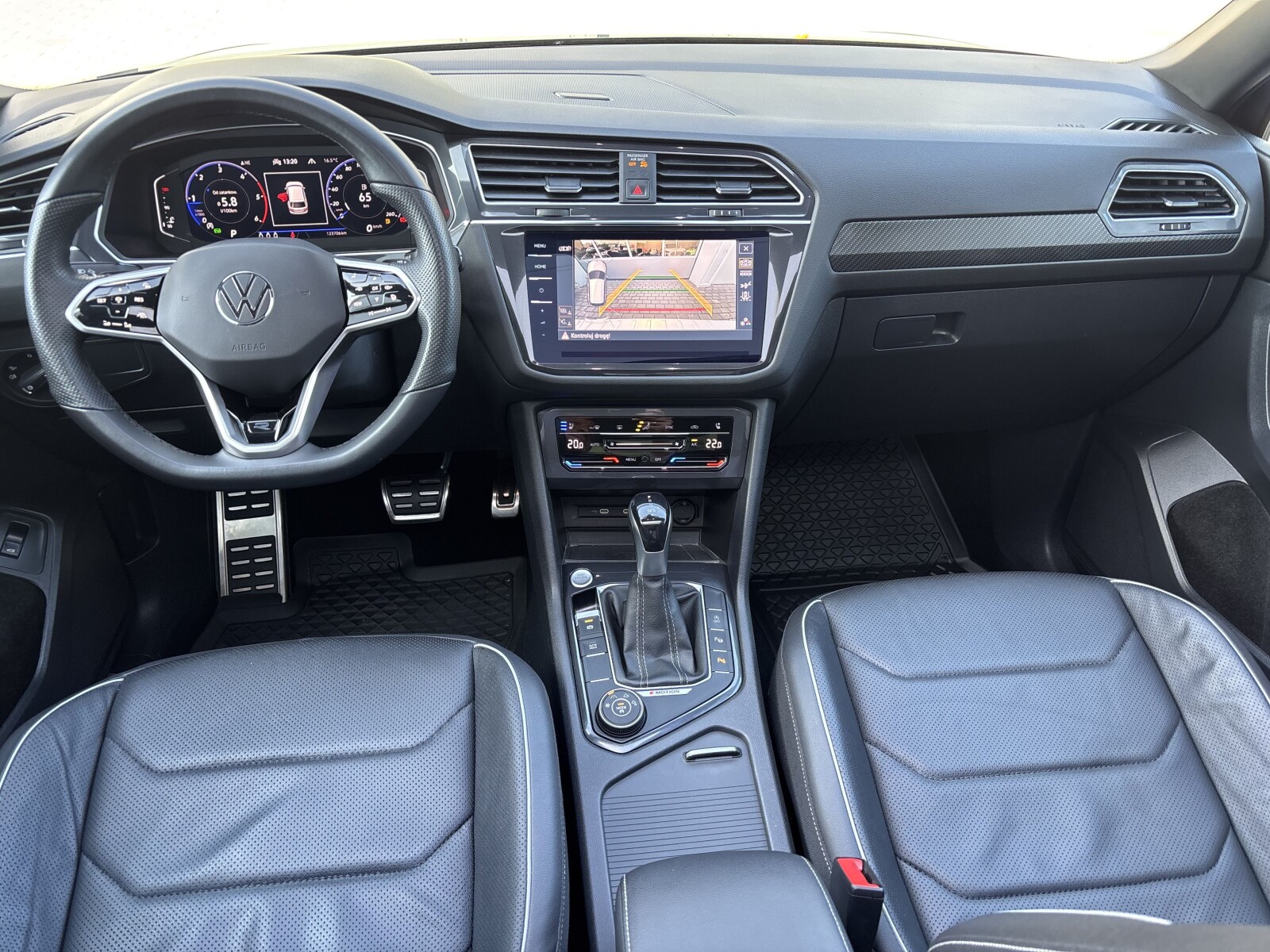 Volkswagen Tiguan Allspace - zdjęcie 9