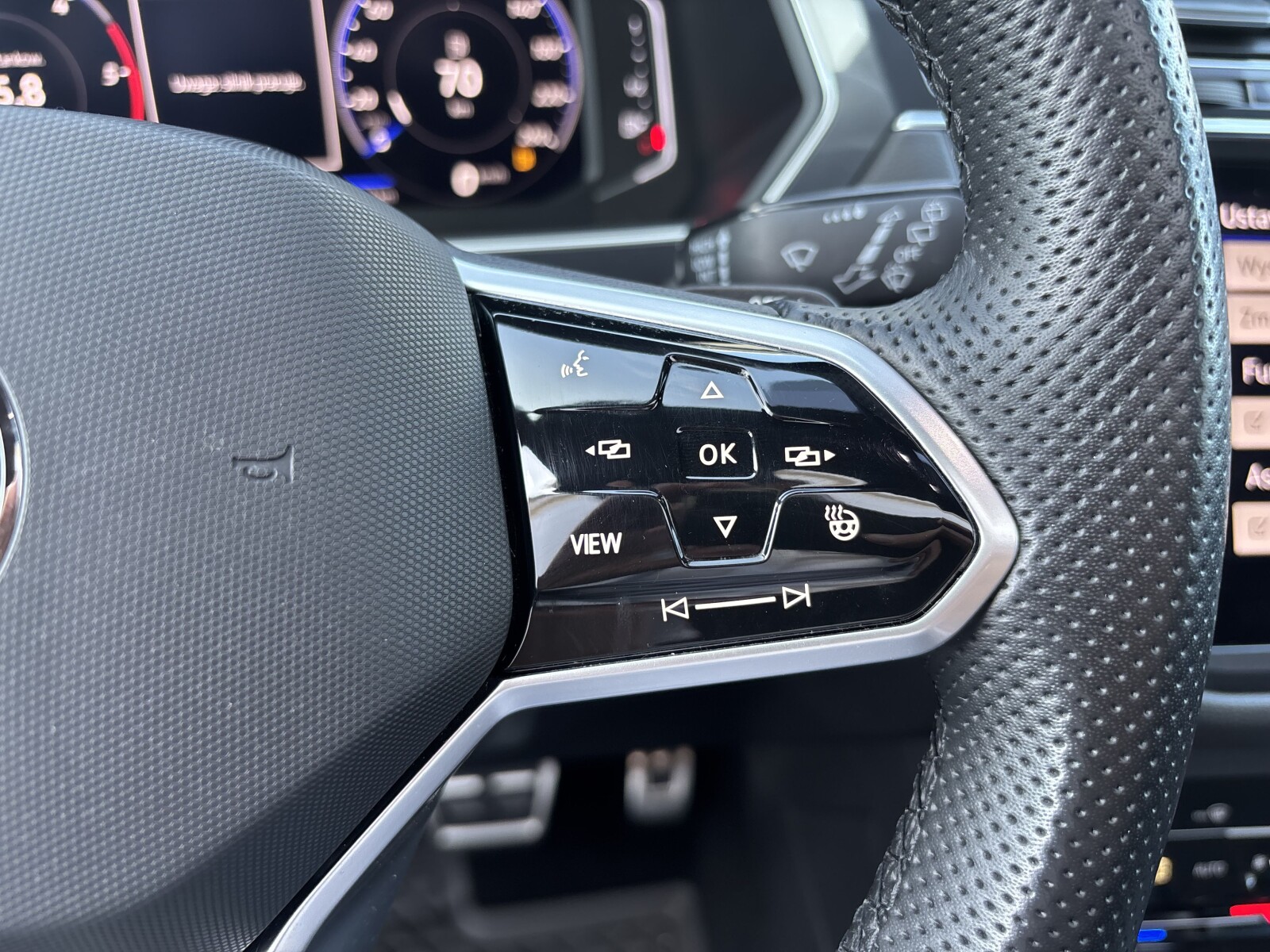 Volkswagen Tiguan Allspace - zdjęcie 14