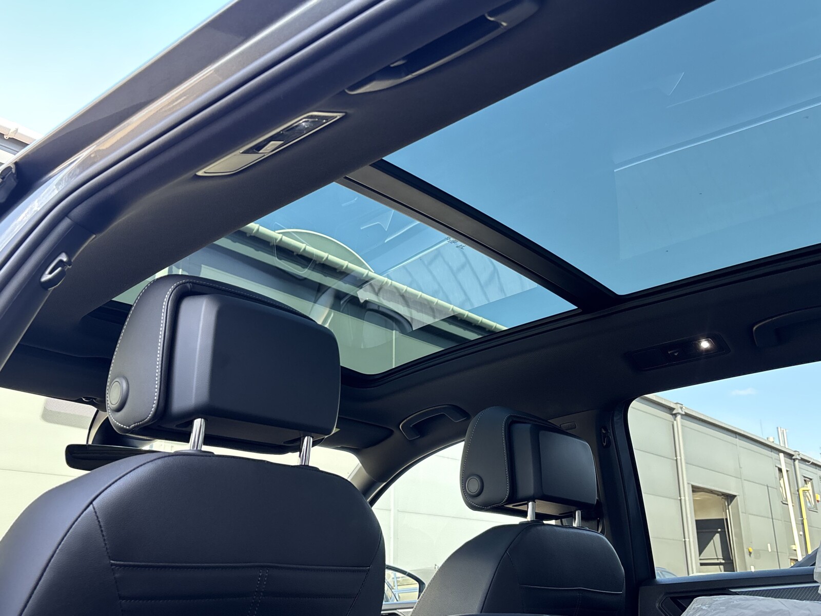 Volkswagen Tiguan Allspace - zdjęcie 32