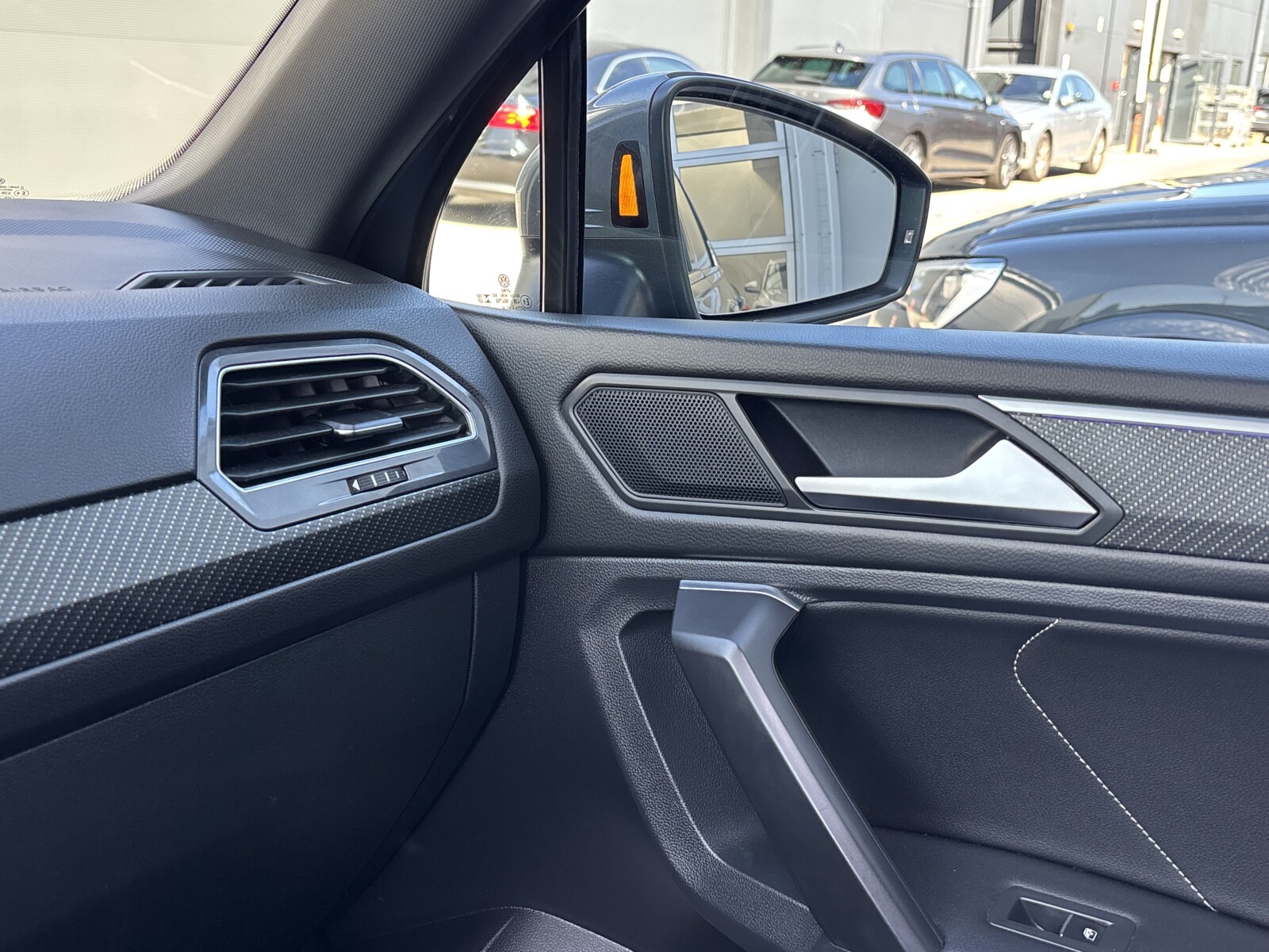 Volkswagen Tiguan Allspace - zdjęcie 29