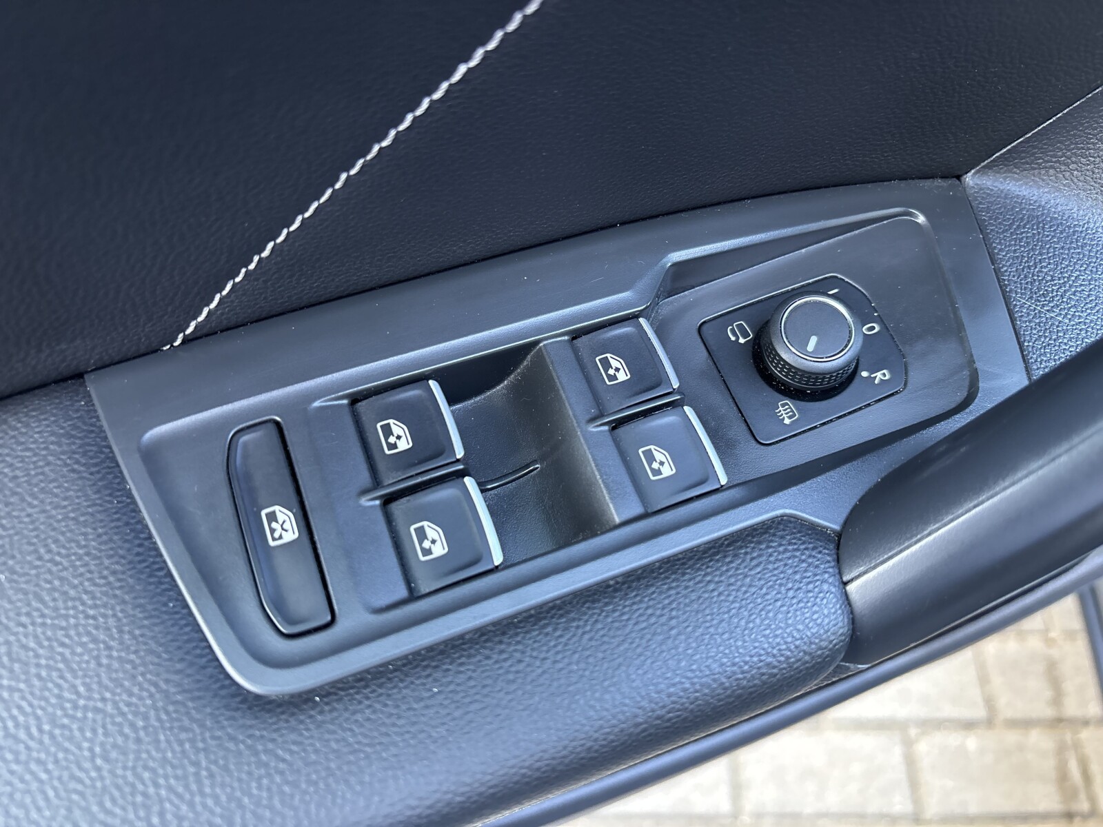Volkswagen Tiguan Allspace - zdjęcie 24