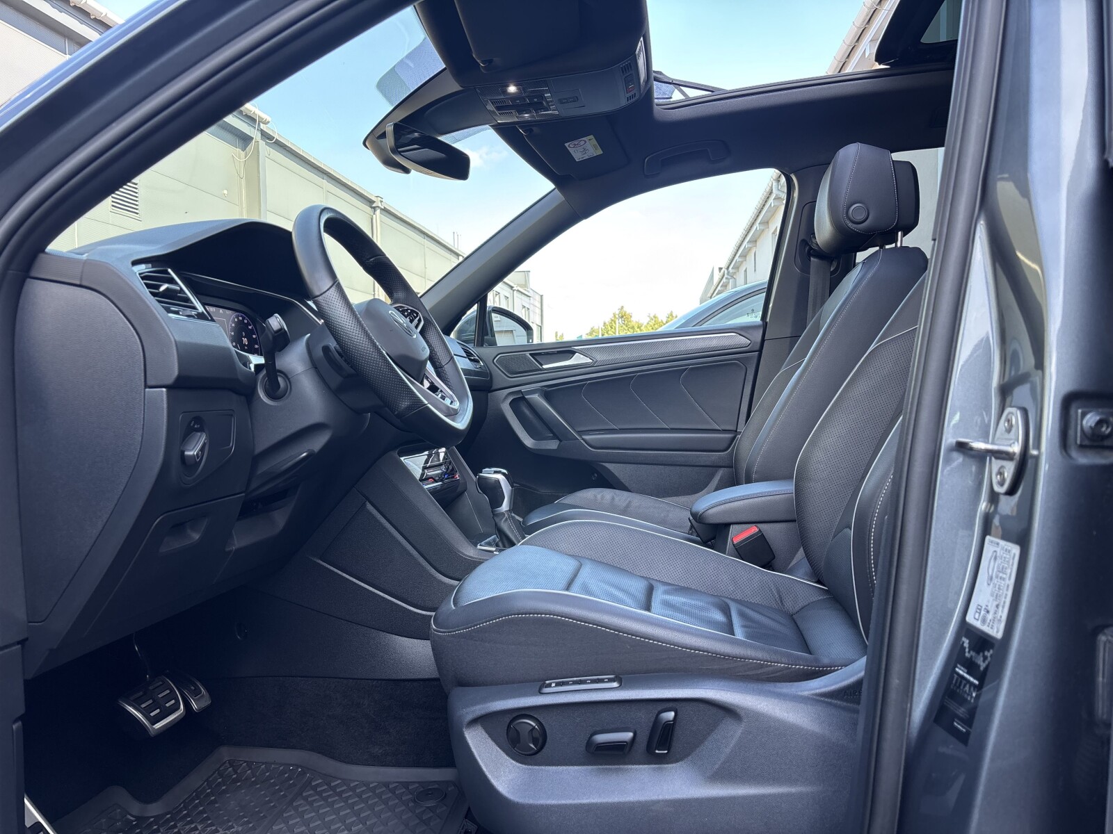 Volkswagen Tiguan Allspace - zdjęcie 15