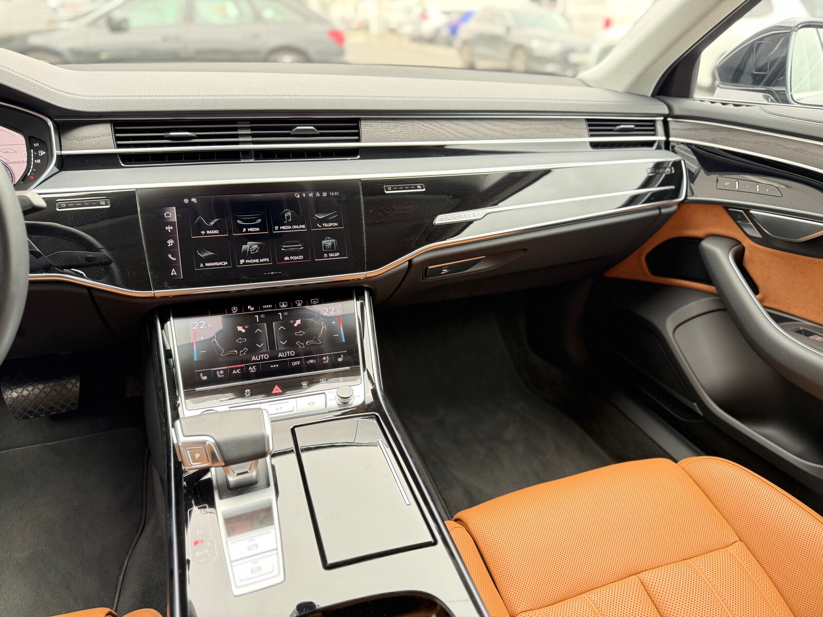 Audi A8 - zdjęcie 24