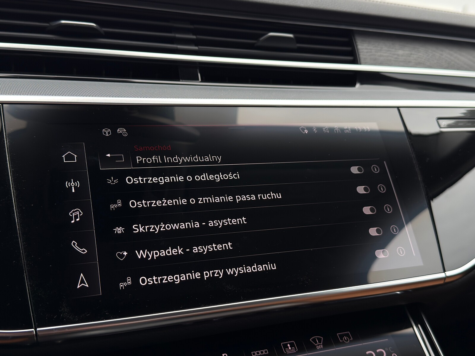 Audi A8 - zdjęcie 36
