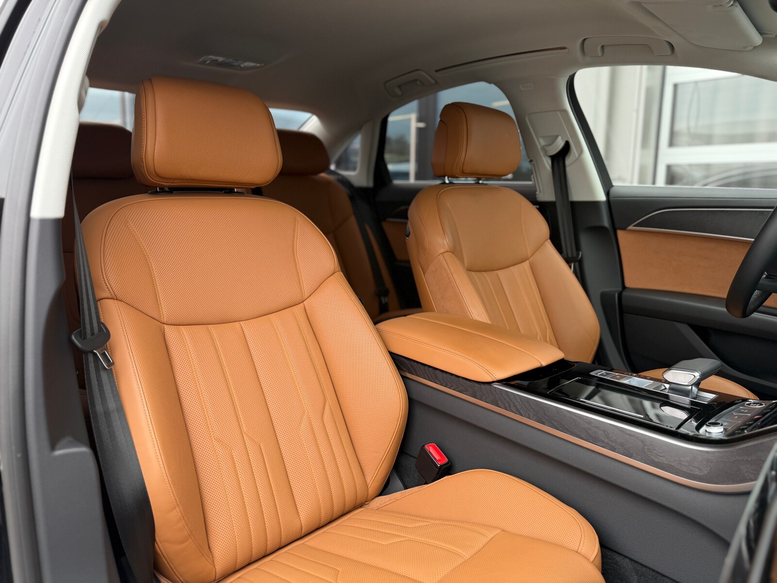 Audi A8 - zdjęcie 20