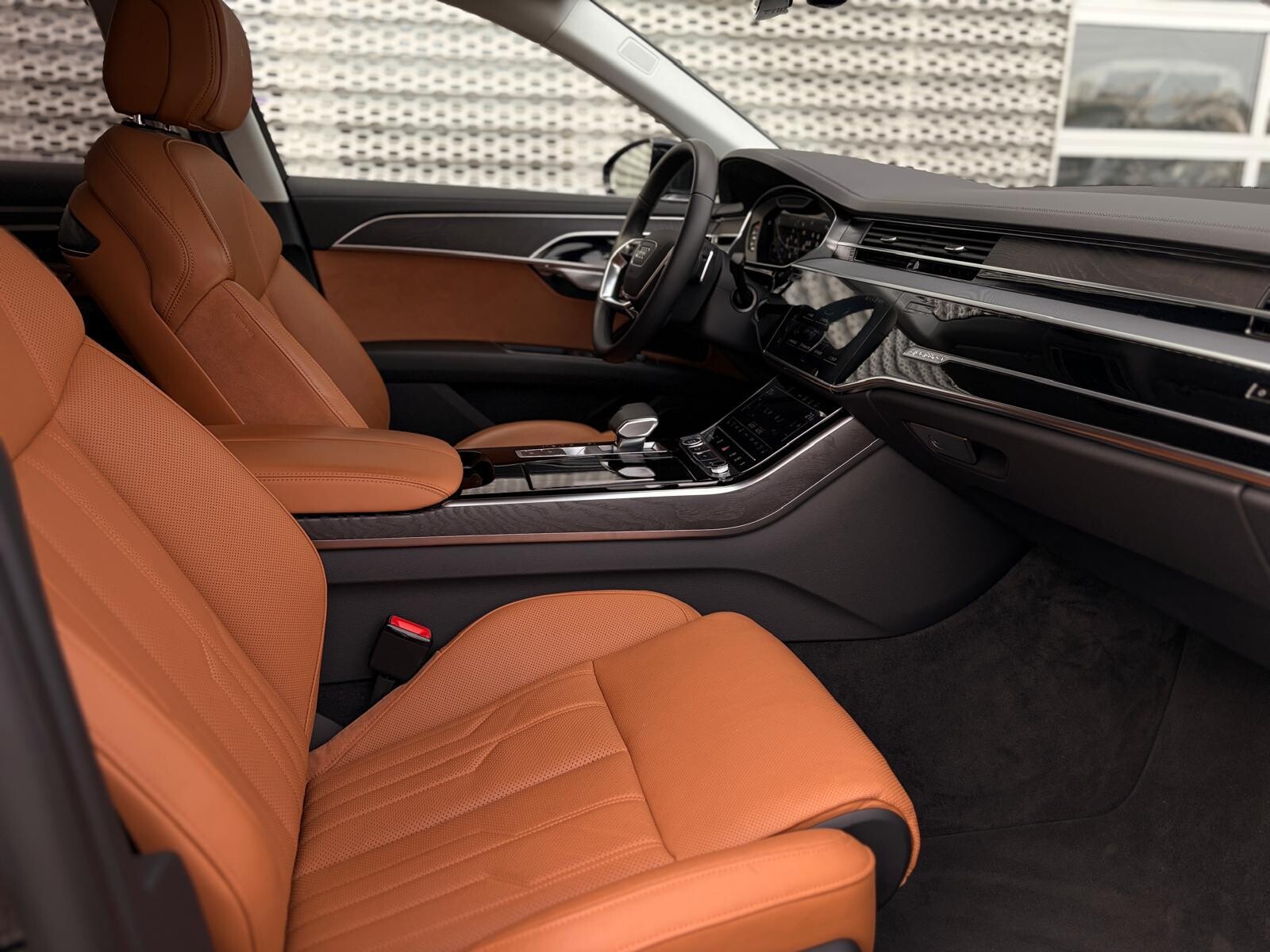 Audi A8 - zdjęcie 25