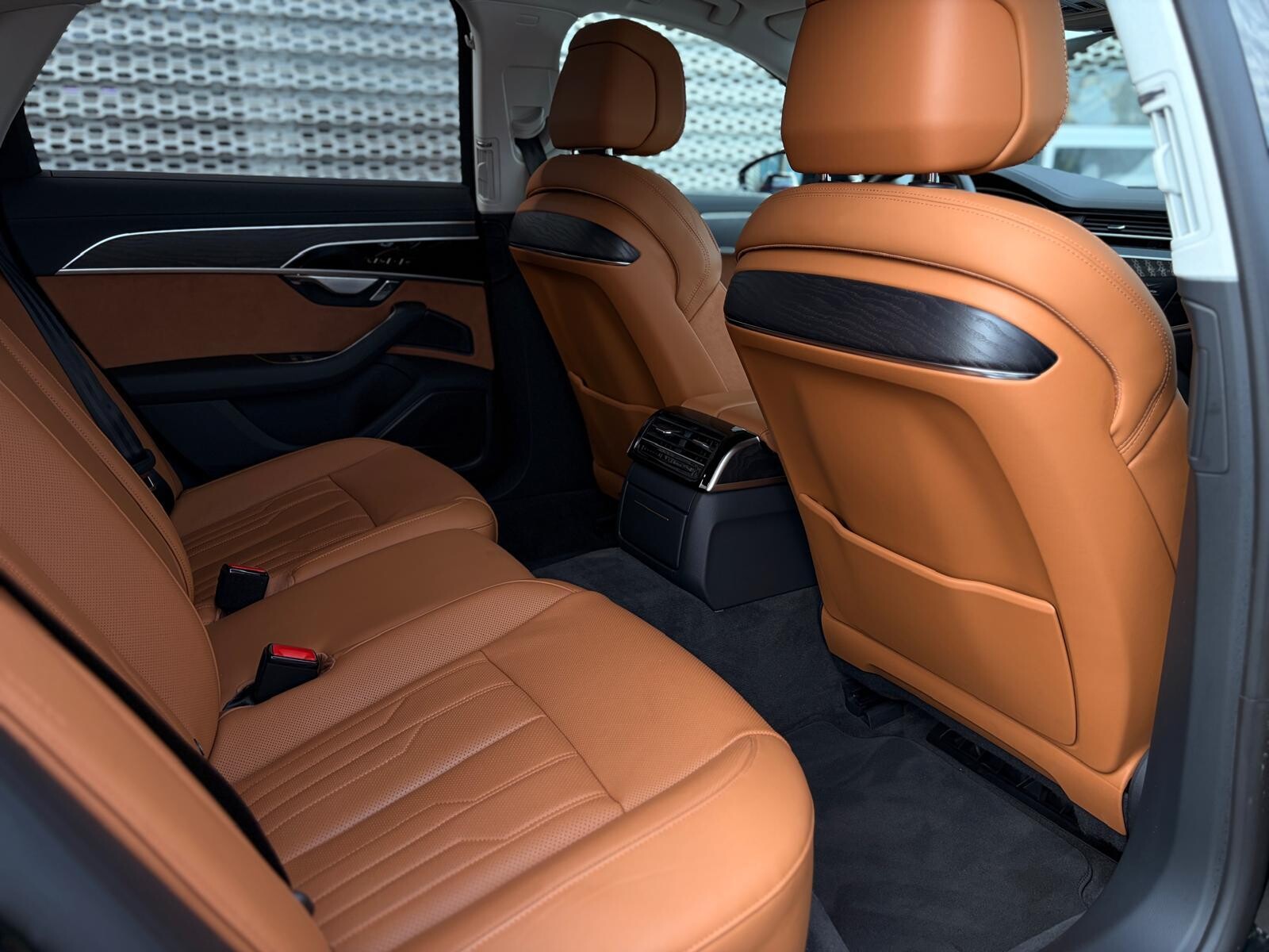 Audi A8 - zdjęcie 23