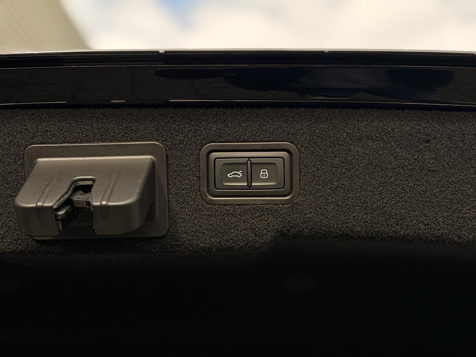 Audi A8 - zdjęcie 22