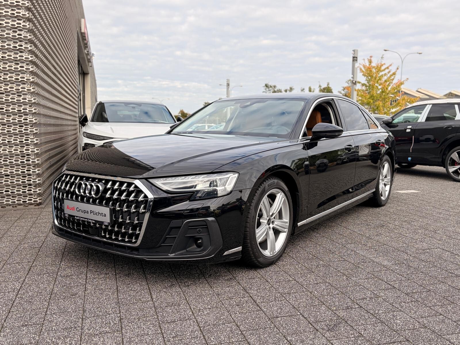 Audi A8 - zdjęcie 9