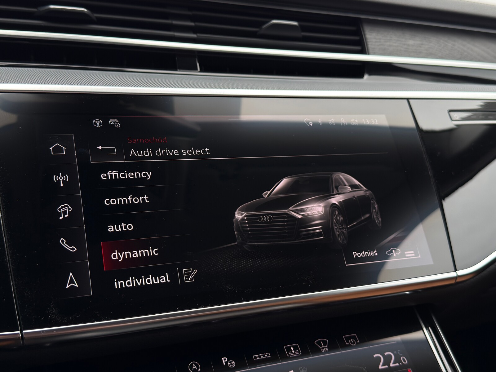 Audi A8 - zdjęcie 34
