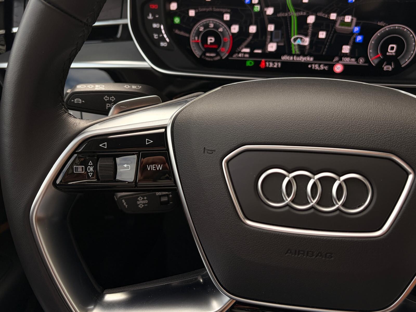 Audi A8 - zdjęcie 30