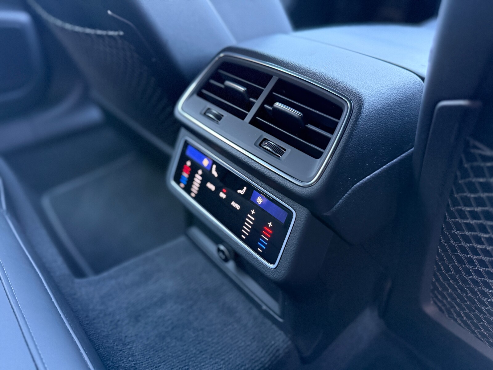Audi A6 Avant - zdjęcie 14