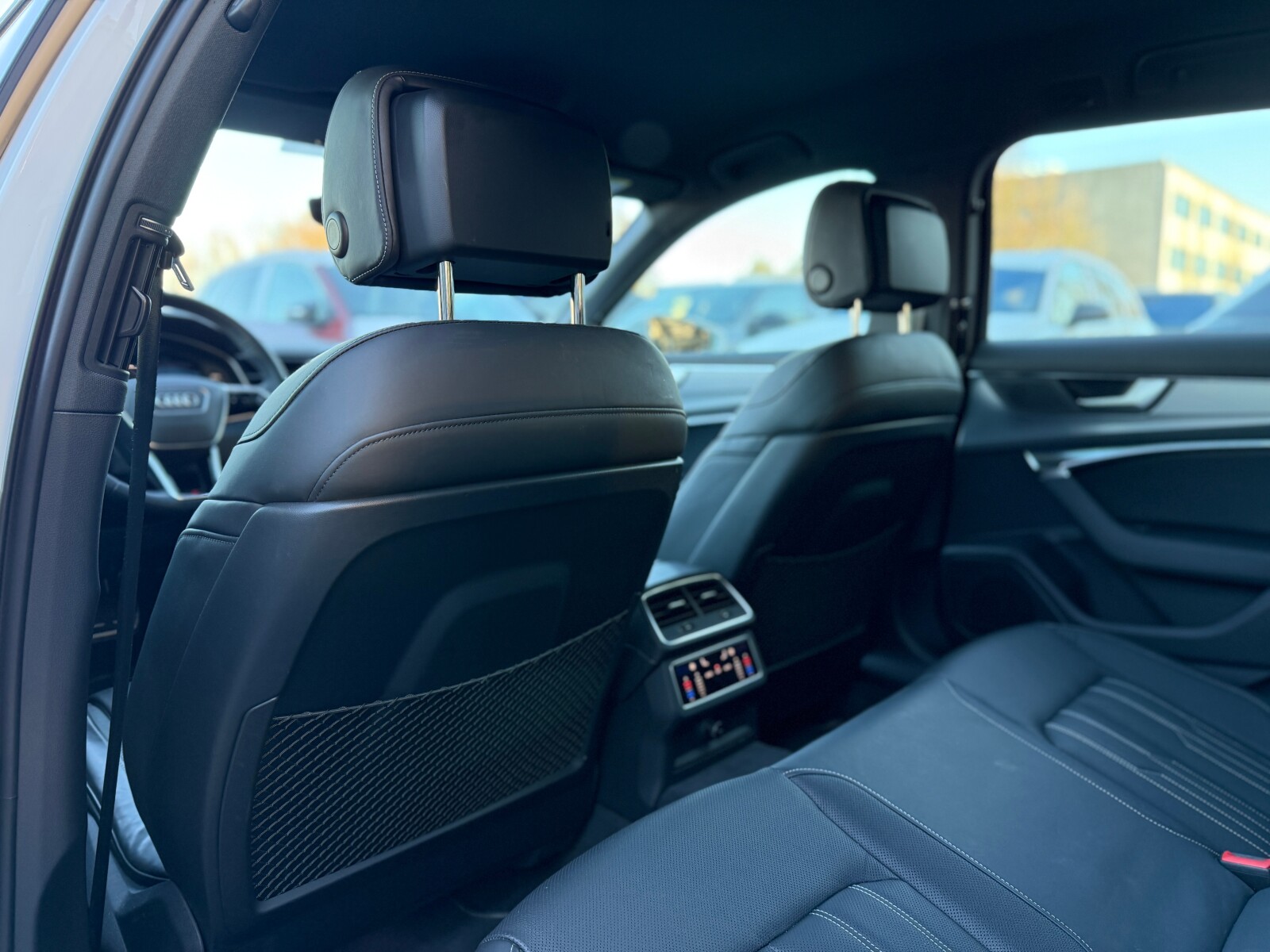 Audi A6 Avant - zdjęcie 12