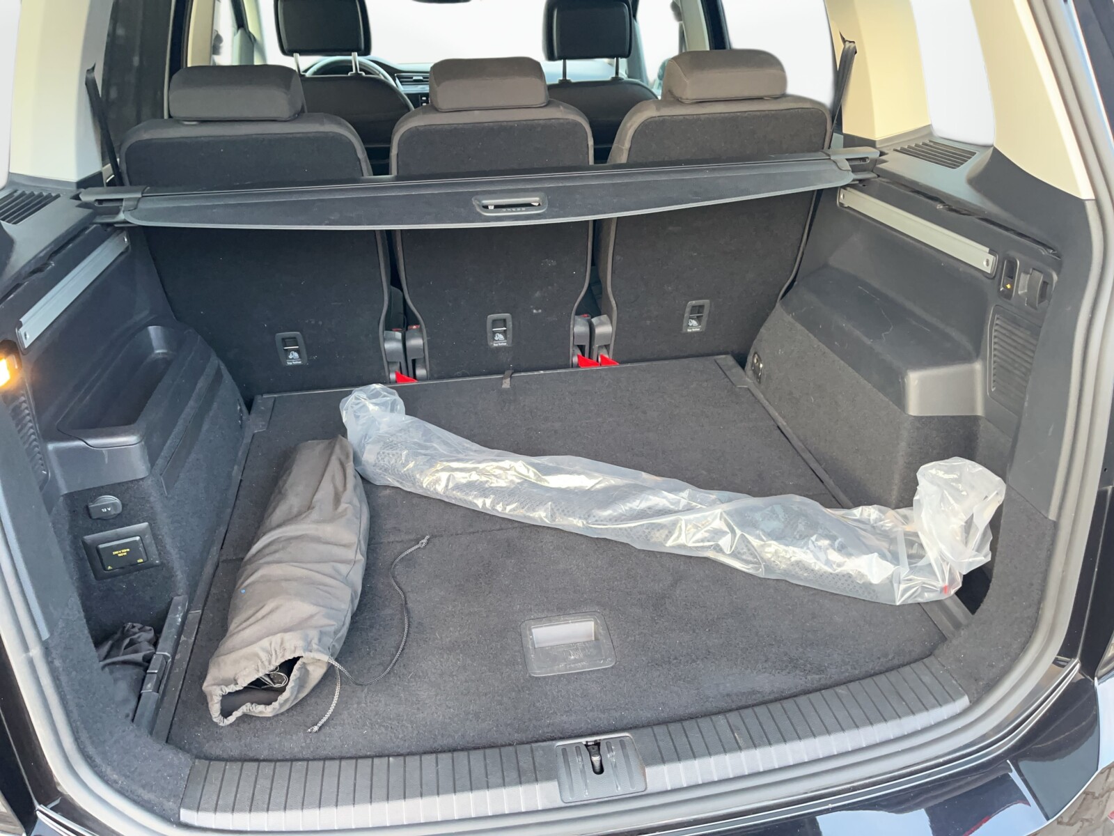 Volkswagen Touran - zdjęcie 9
