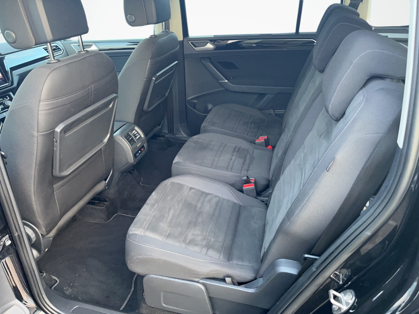 Volkswagen Touran - zdjęcie 13