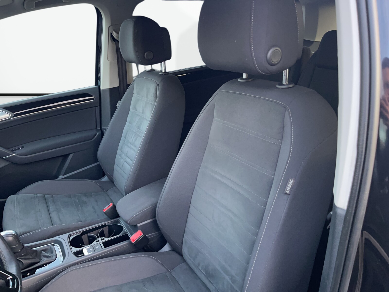 Volkswagen Touran - zdjęcie 19