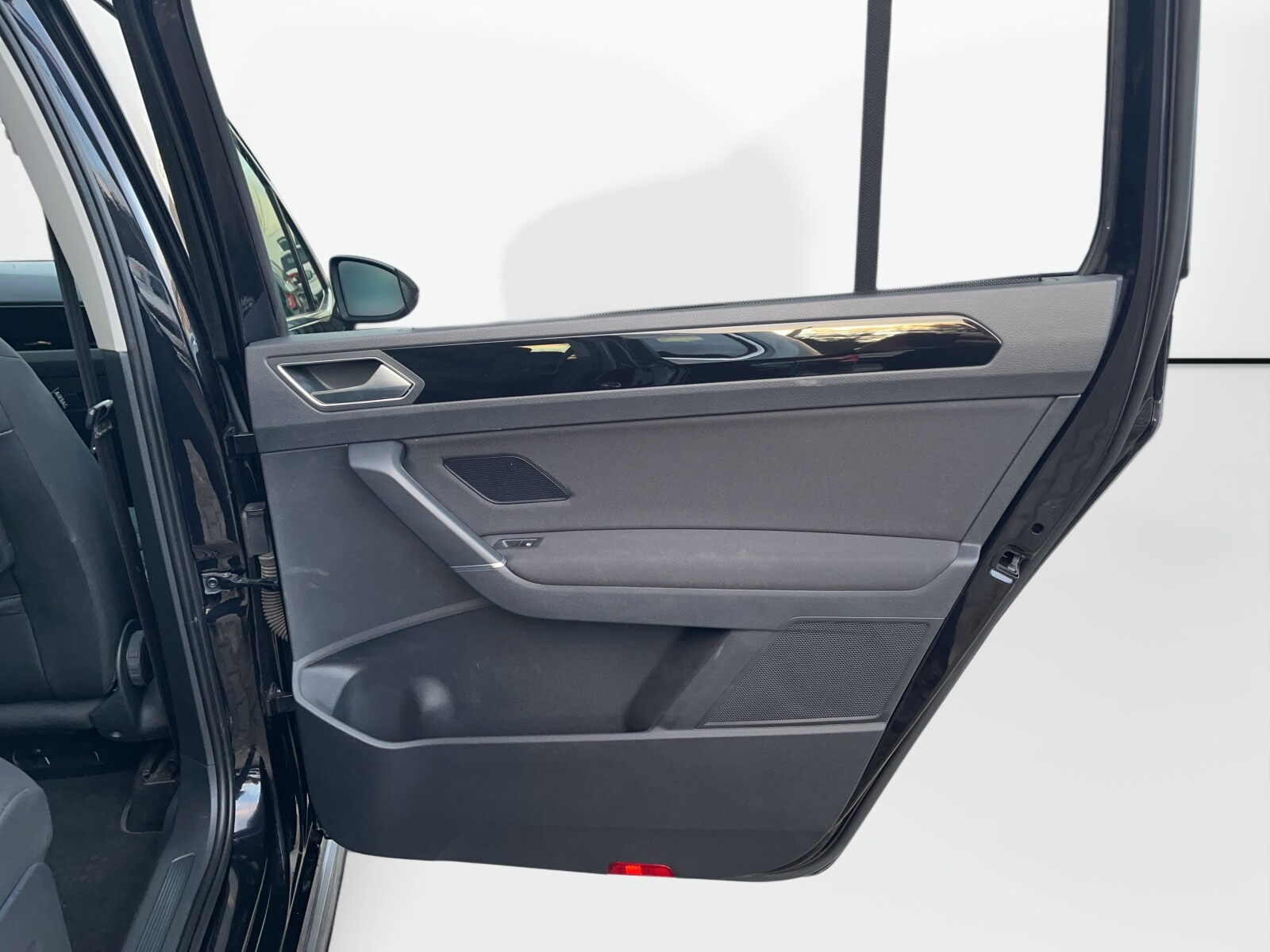 Volkswagen Touran - zdjęcie 16