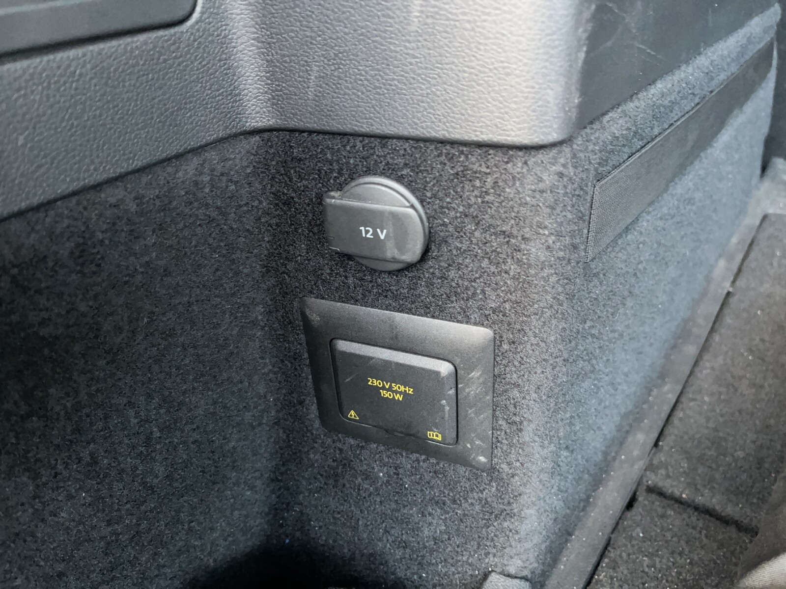 Volkswagen Touran - zdjęcie 11
