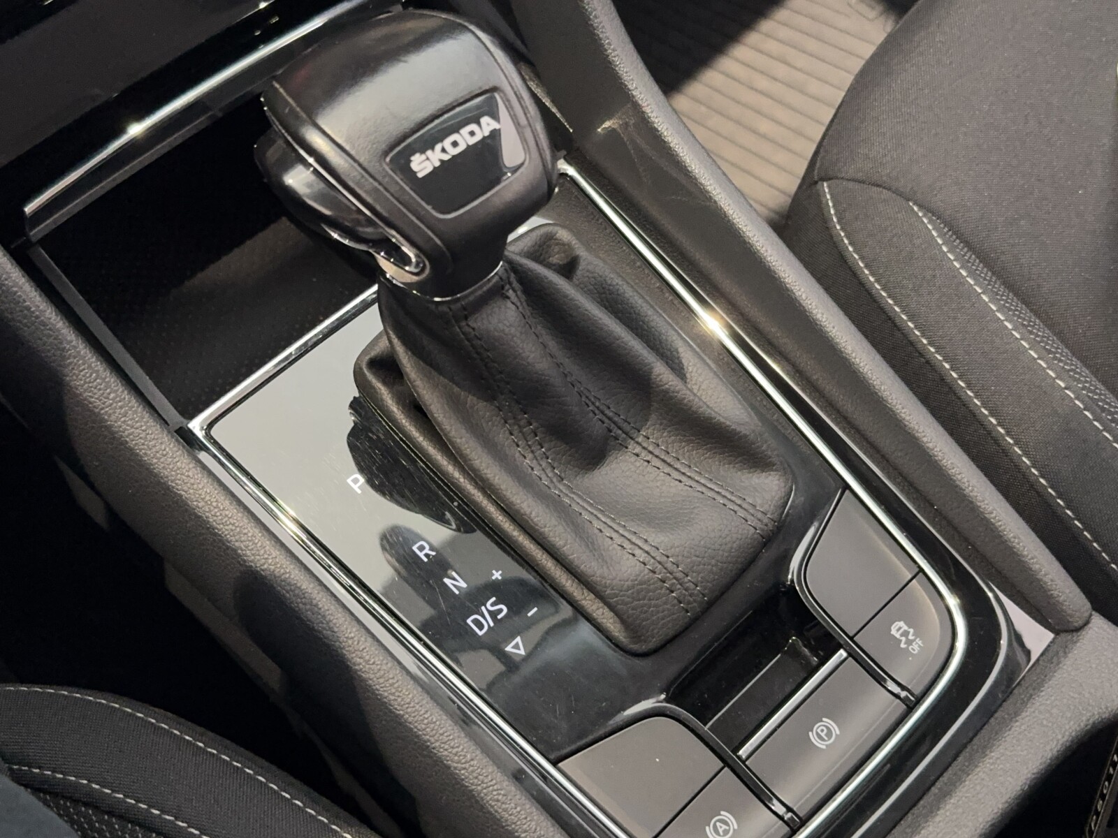 Škoda Karoq - zdjęcie 25