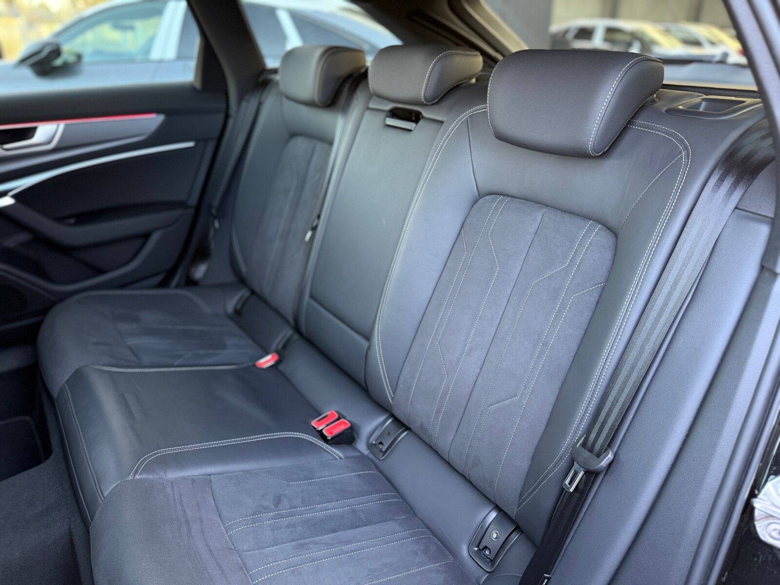 Audi A6 Avant - zdjęcie 14