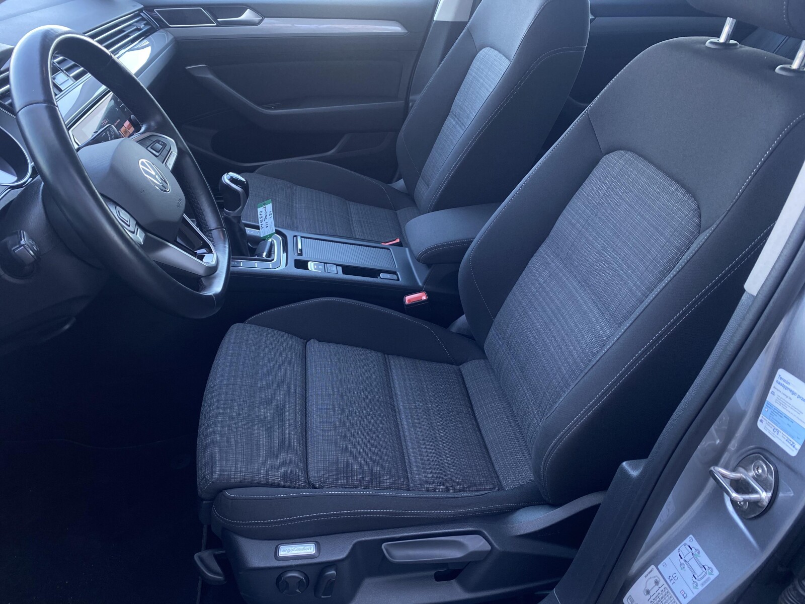 Volkswagen Passat Variant - zdjęcie 11