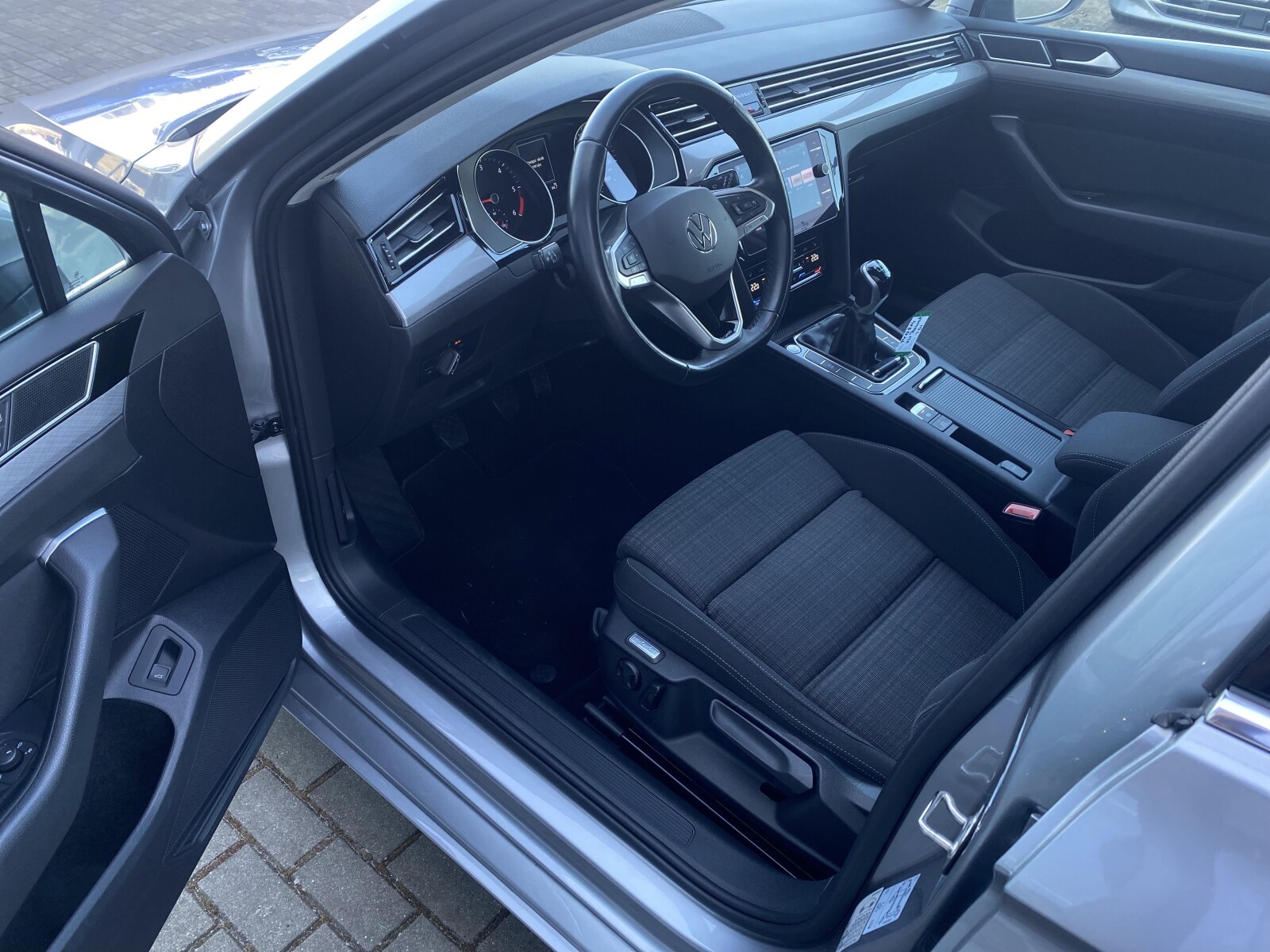 Volkswagen Passat Variant - zdjęcie 9