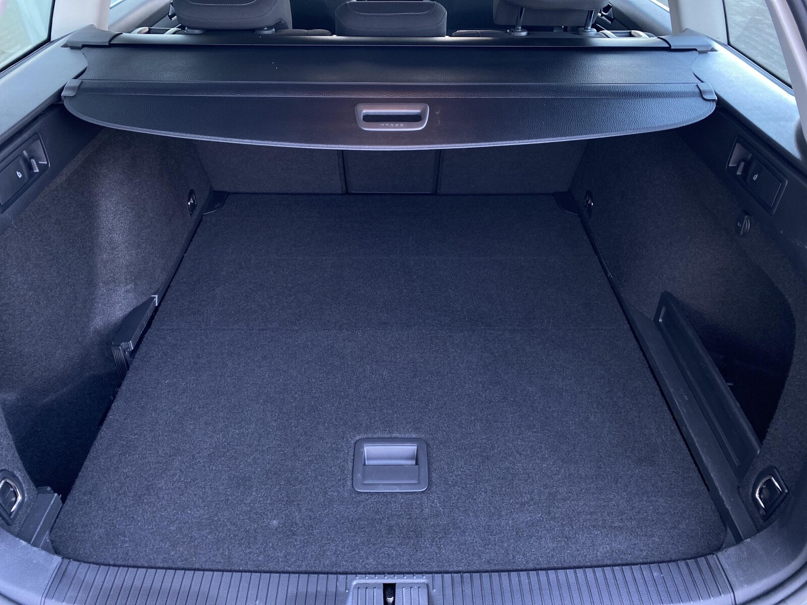 Volkswagen Passat Variant - zdjęcie 13