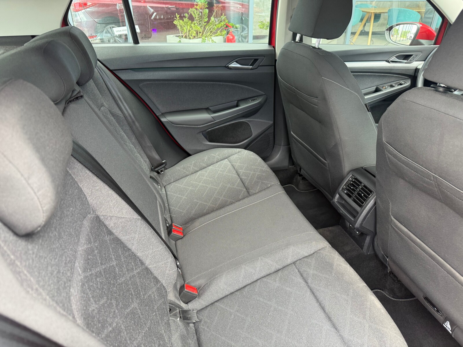 Volkswagen Golf - zdjęcie 15