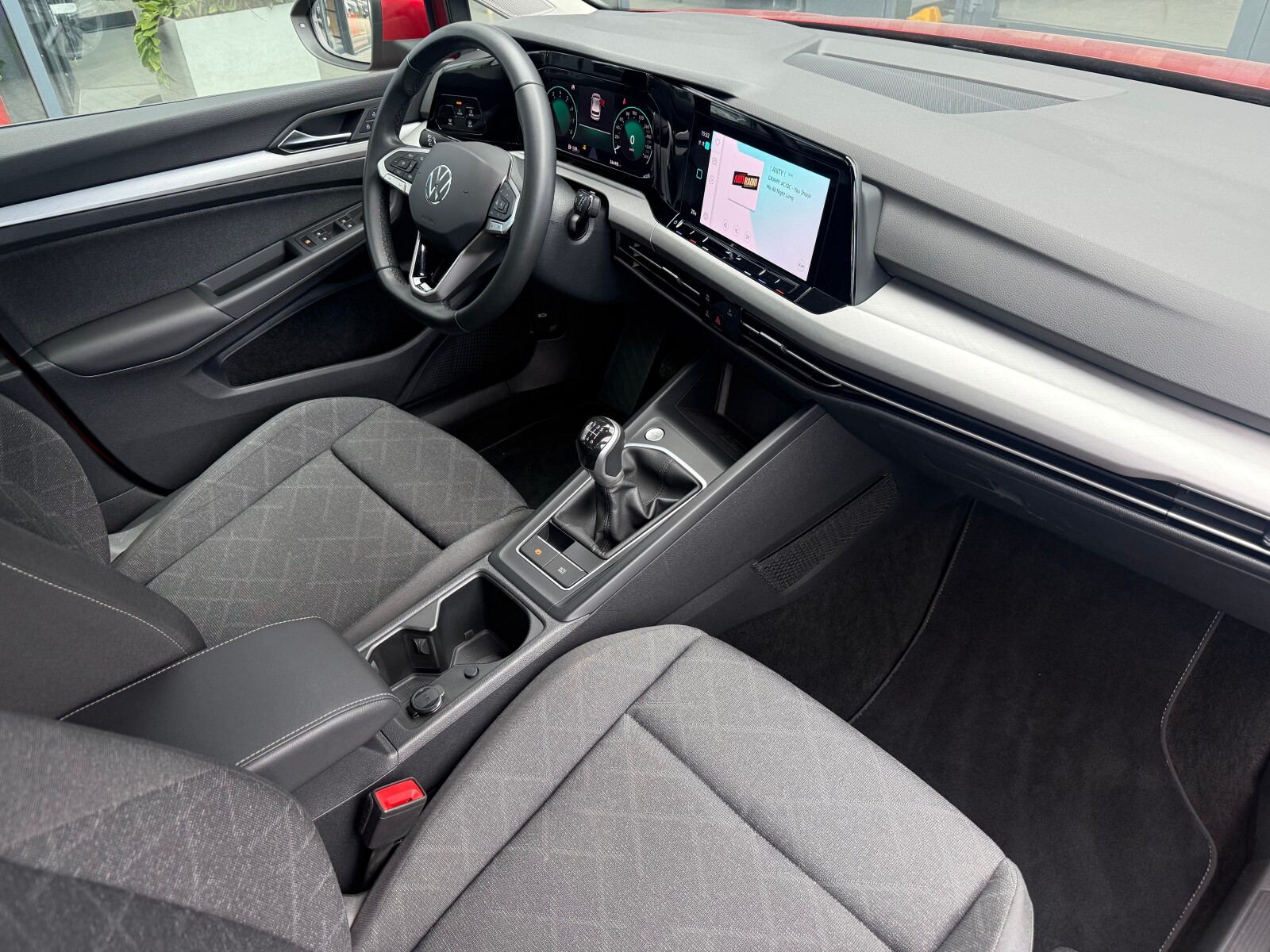 Volkswagen Golf - zdjęcie 17