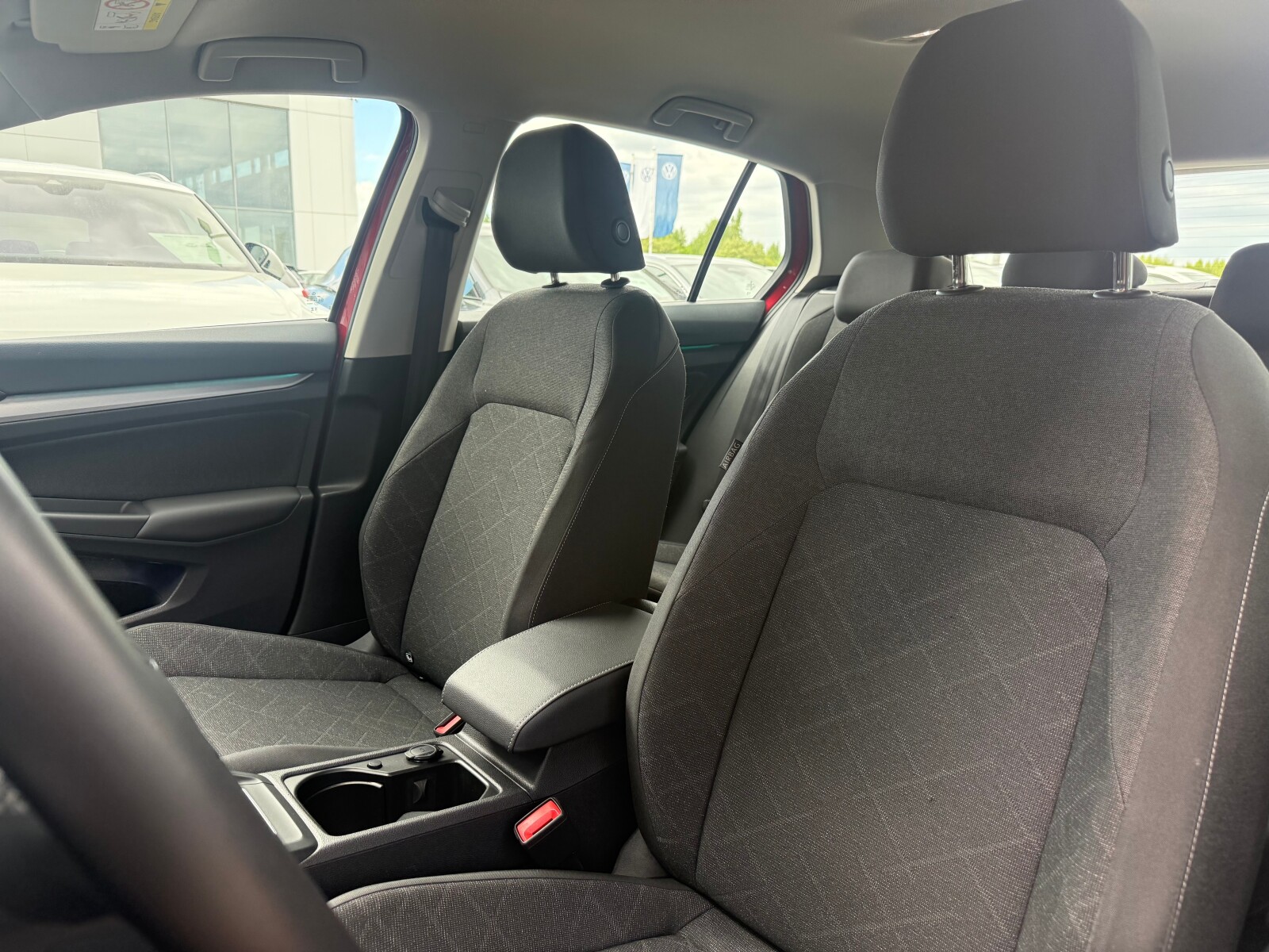 Volkswagen Golf - zdjęcie 12