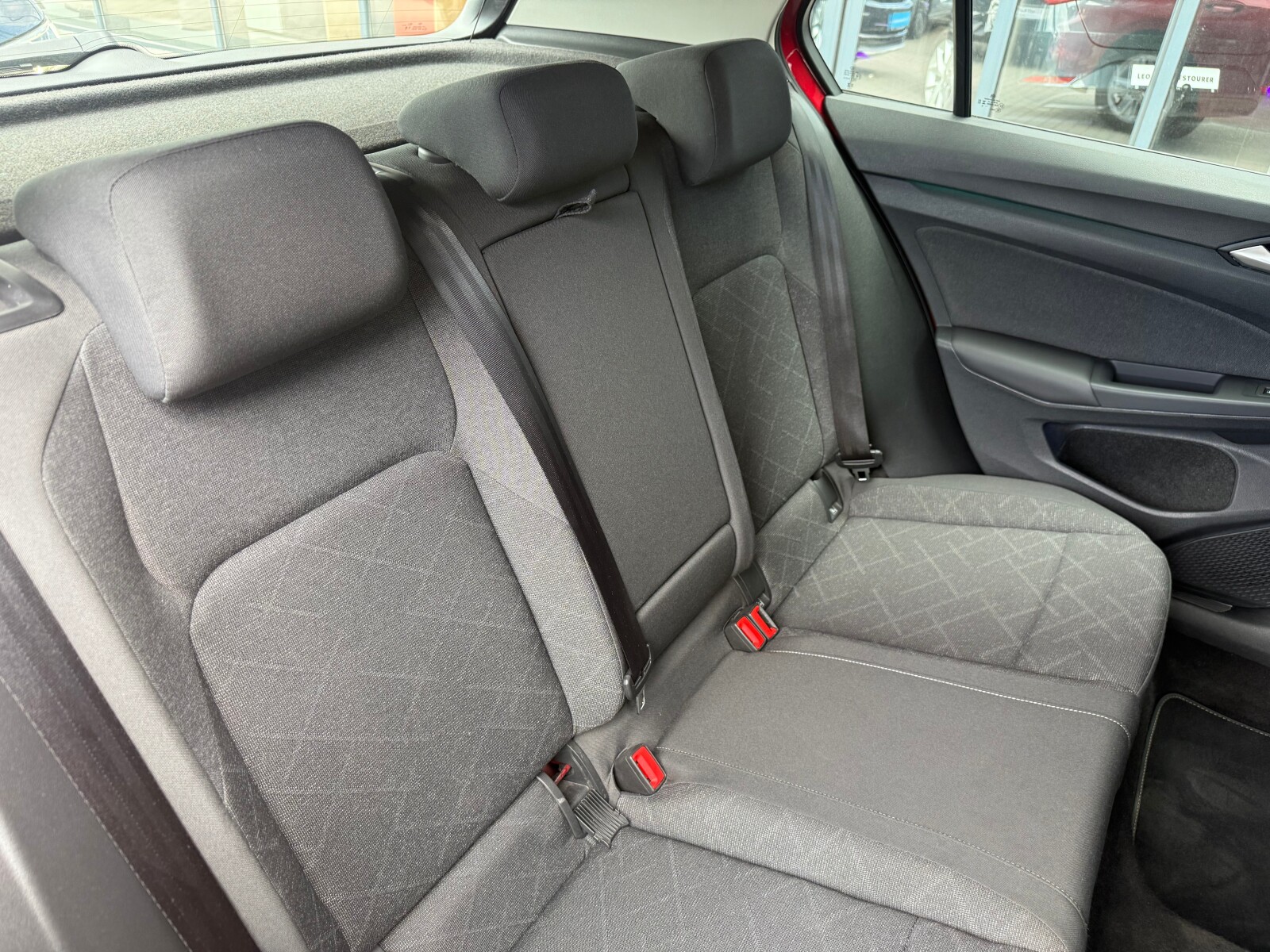 Volkswagen Golf - zdjęcie 16