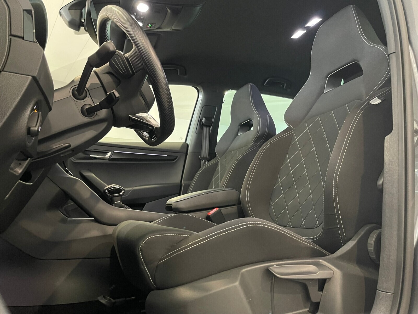 Škoda Karoq - zdjęcie 9