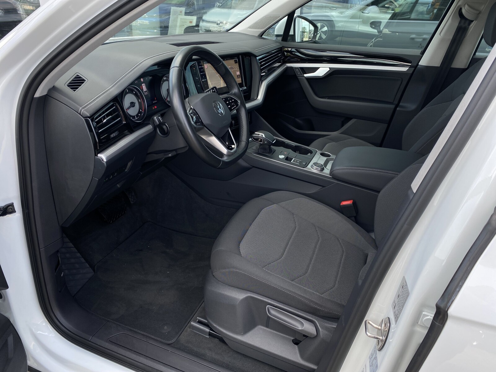 Volkswagen Touareg - zdjęcie 9