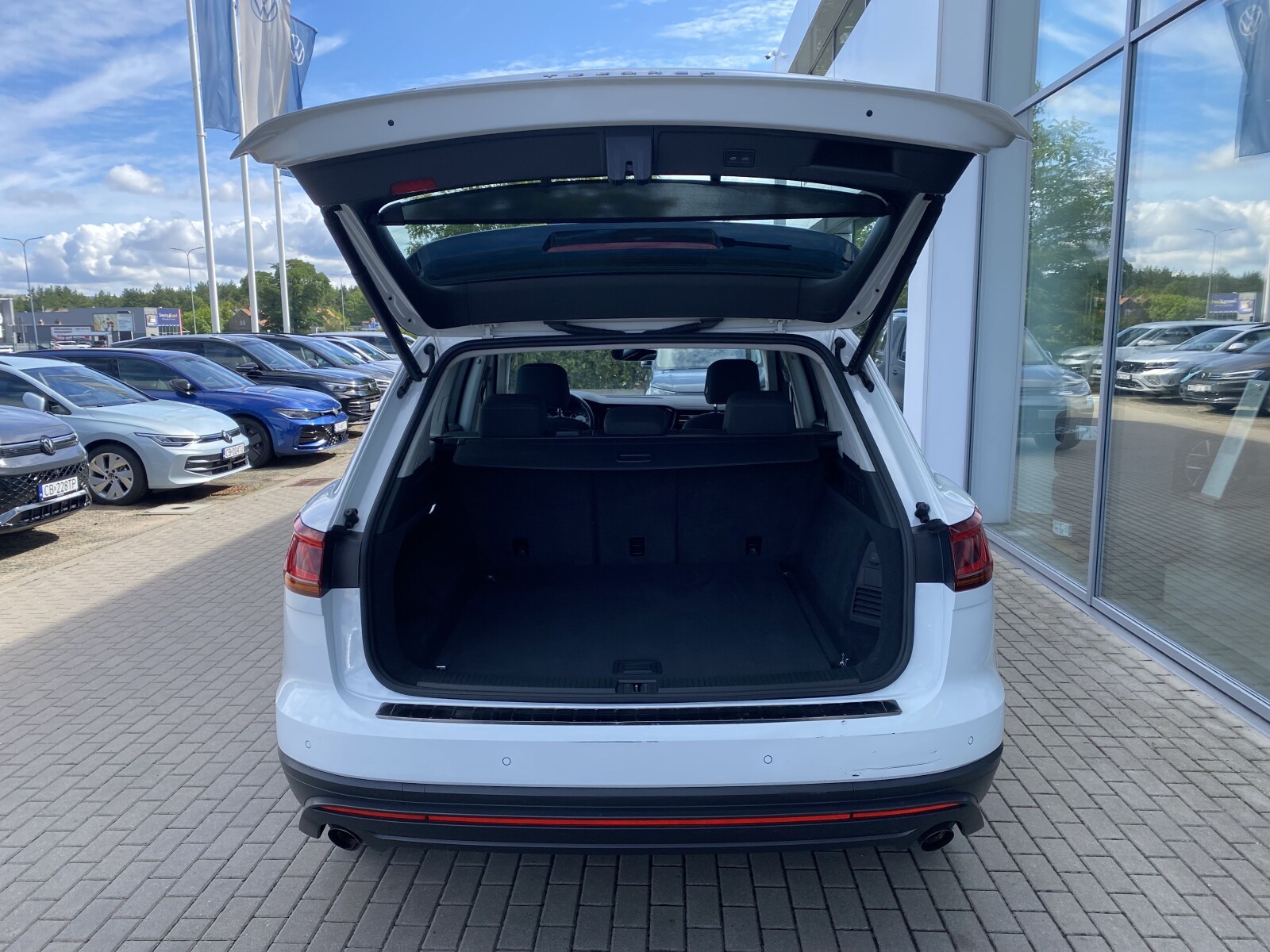 Volkswagen Touareg - zdjęcie 30