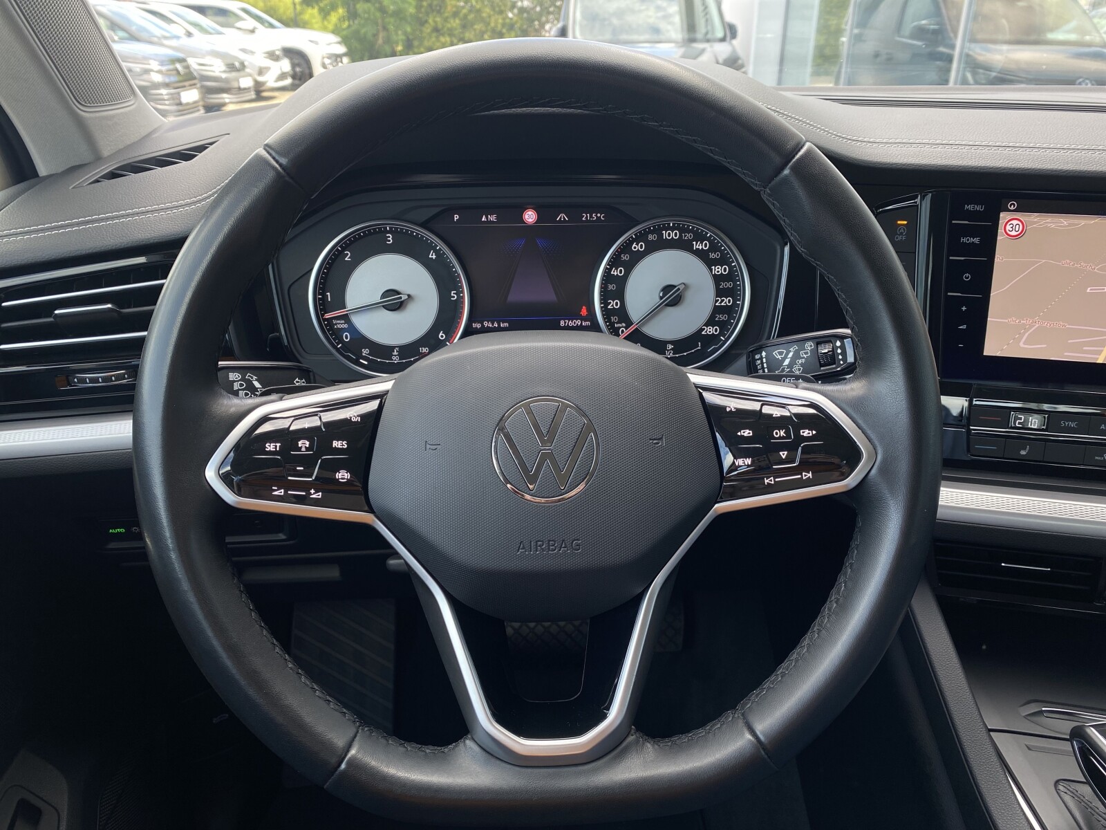Volkswagen Touareg - zdjęcie 13