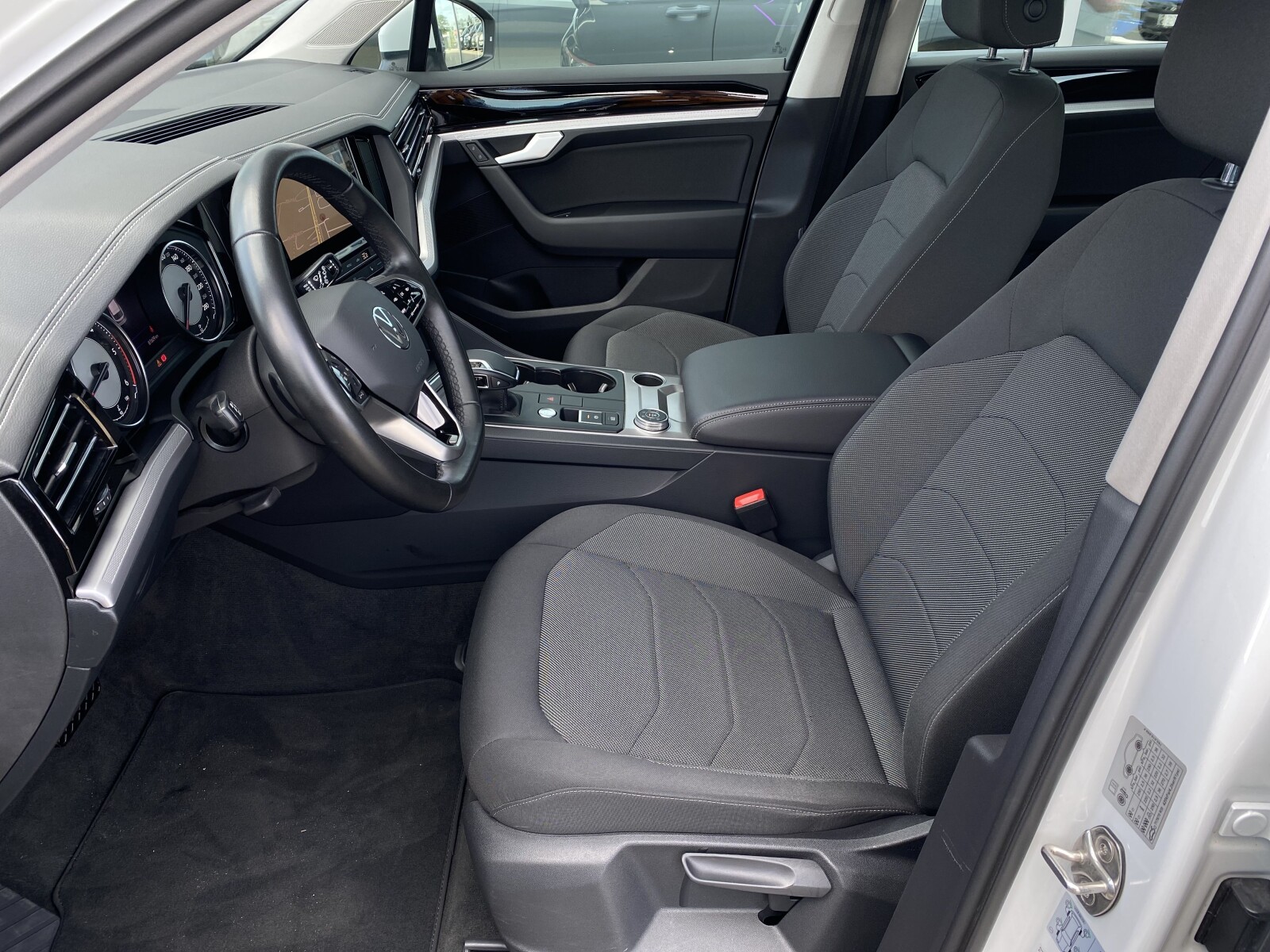 Volkswagen Touareg - zdjęcie 11