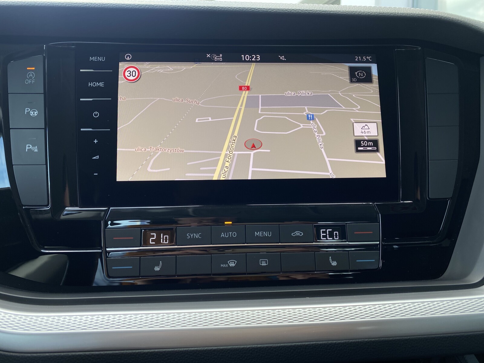 Volkswagen Touareg - zdjęcie 19