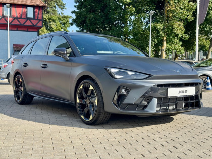 Pakiet Tribe Edition, IMMERSIVE, Intelligent Drive, HAK Rabat 33000 Zł