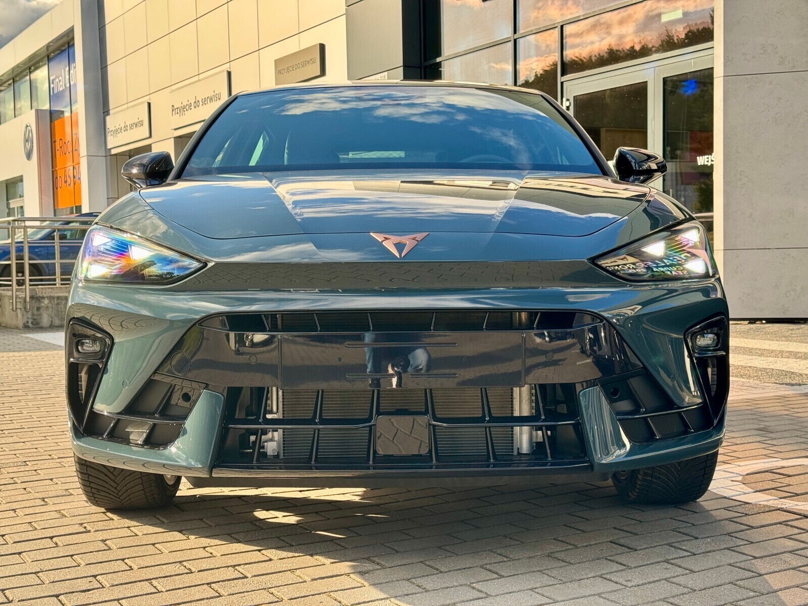 Pakiet: Edge, Dynamic, Opony Wielosezonowe - Rabat 29 000 Zł