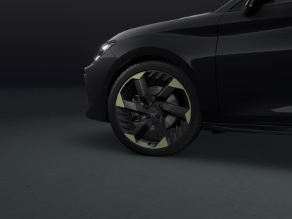 Pakiet Tribe Edition, IMMERSIVE, Intelligent Drive, HAK Rabat 27000 Zł